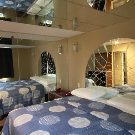 Hotel Jamaica Plaza New York Esterno foto